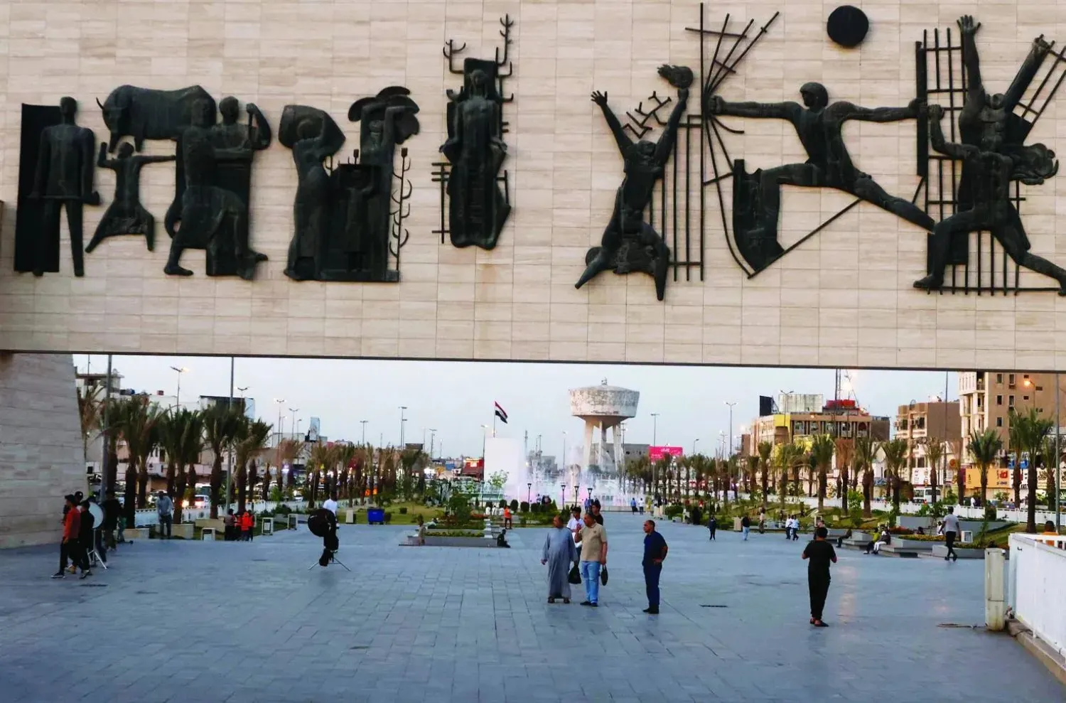 الإنسان العراقي بين الحرية والعدالة وحق العيش بسلام.